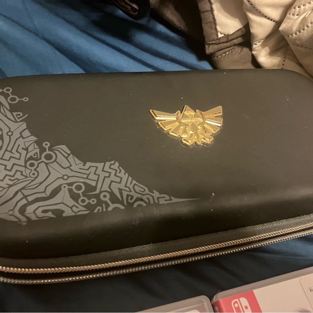 Nintendo Switch Bundle - Picture 9 of 9
